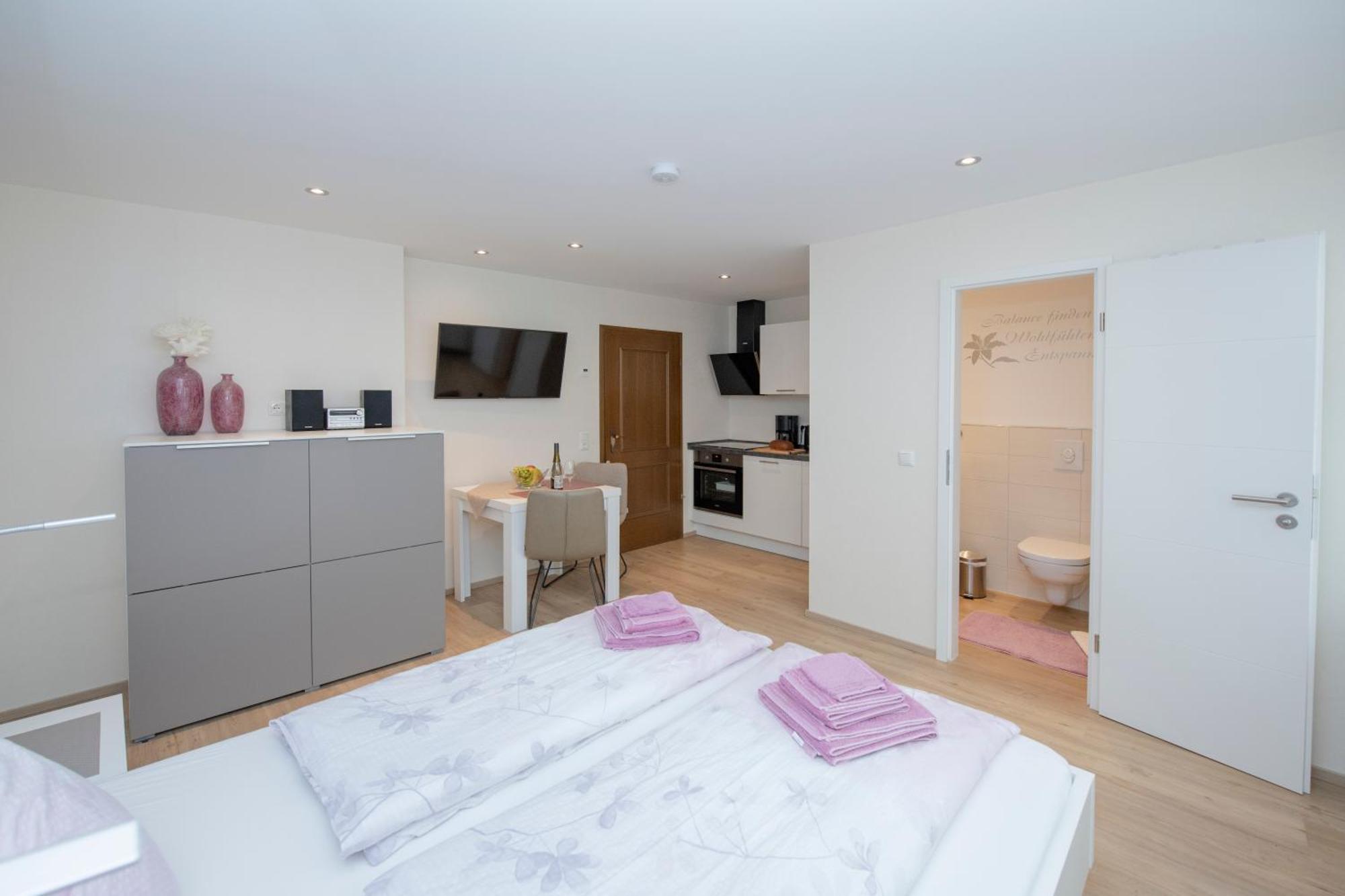 Studio Apartment Am Historischen Matthiasturm Neef Eksteriør bilde